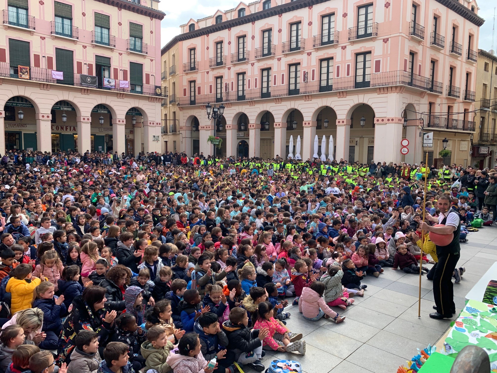Ambiente Plaza Mini Marcha Aspace Huesca 2024 3